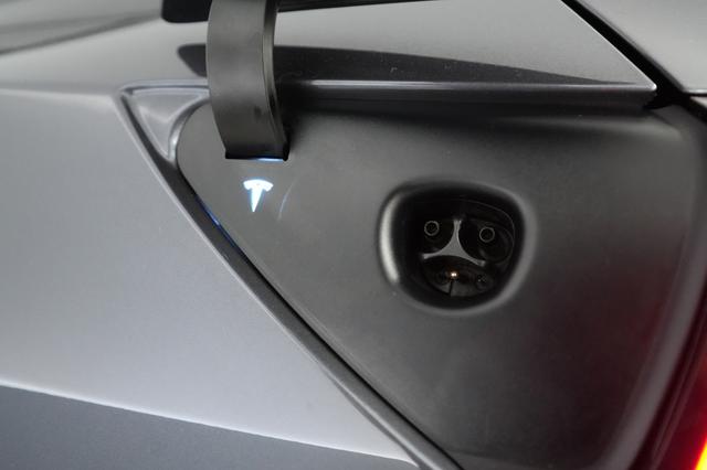 2022 Tesla Model Y — photo 8 of 21