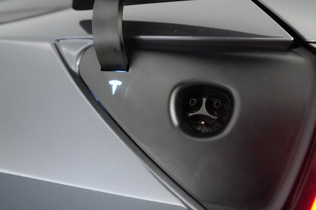 2022 Tesla Model Y — photo 8 of 21
