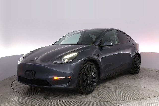 2022 Tesla Model Y — VIN 7SAYGDEF2NF452174