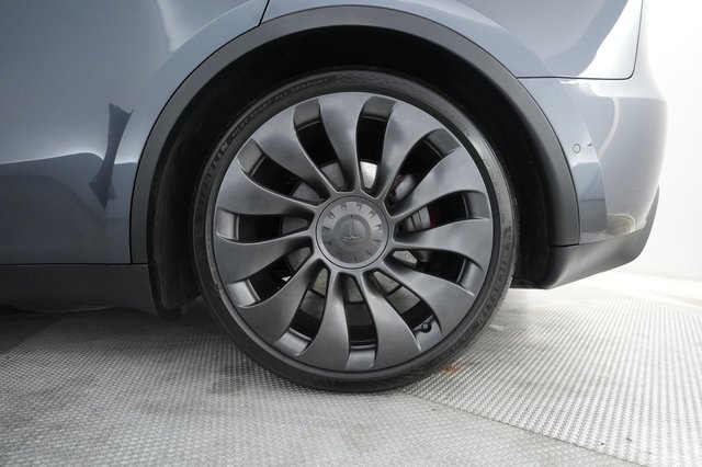 2022 Tesla Model Y — photo 17 of 21