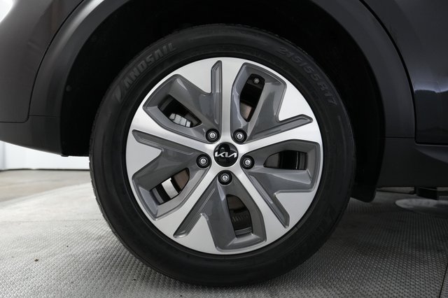 2022 Kia Niro EV — photo 17 of 21