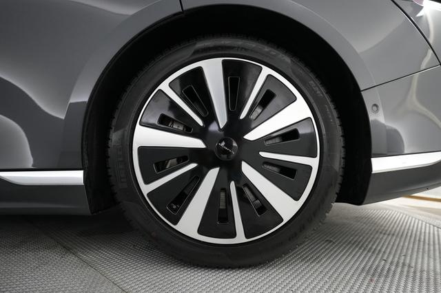 2023 Lucid Air — photo 7 of 21