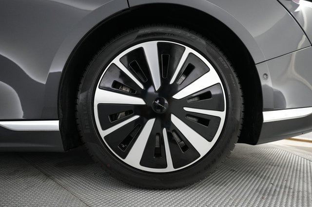 2023 Lucid Air — photo 7 of 21
