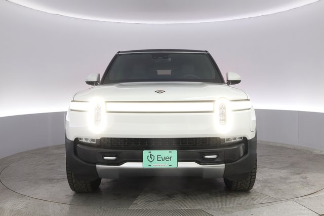 2023 Rivian R1S — photo 9 of 21