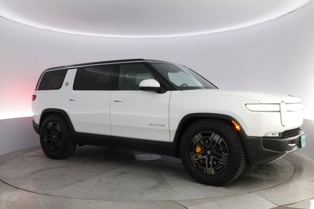 2023 Rivian R1S — photo 11 of 21