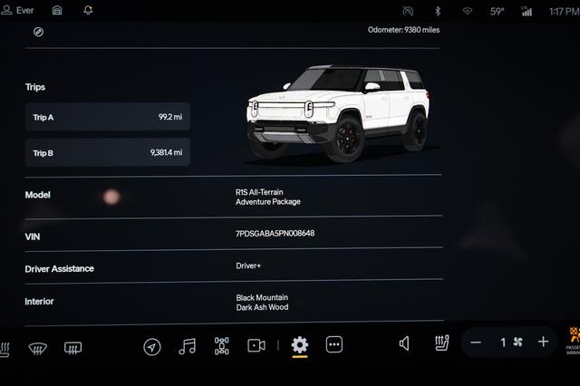 2023 Rivian R1S — photo 5 of 21