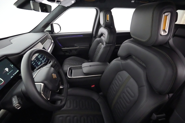 2023 Rivian R1S