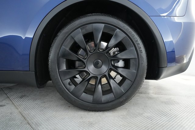 2023 Tesla Model Y — photo 17 of 26