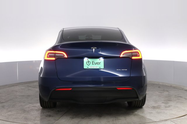 2023 Tesla Model Y — photo 12 of 26