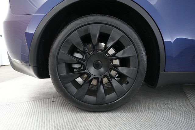 2023 Tesla Model Y — photo 15 of 26