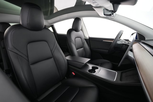 2023 Tesla Model Y — photo 18 of 26