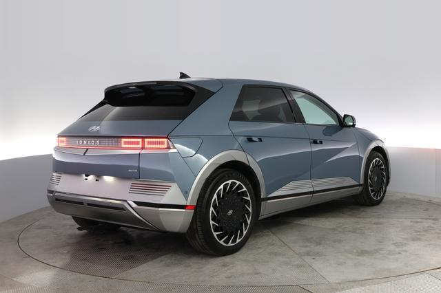 2023 Hyundai IONIQ 5 — photo 2 of 22