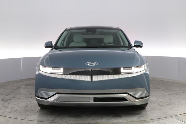 2023 Hyundai IONIQ 5 — photo 9 of 22