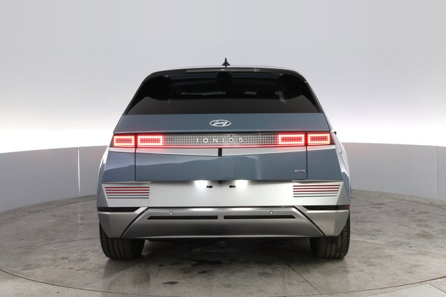 2023 Hyundai IONIQ 5 — photo 12 of 22