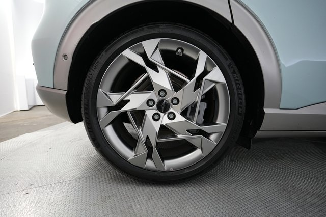 2023 Genesis GV60 — photo 15 of 20