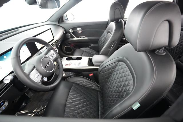 2023 Genesis GV60 — photo 3 of 20