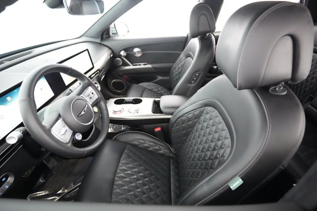 2023 Genesis GV60 — photo 3 of 20