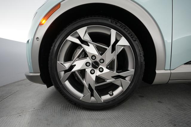 2023 Genesis GV60 — photo 7 of 20
