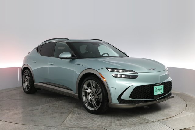 2023 Genesis GV60 — photo 10 of 20