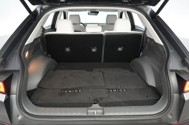 2023 Hyundai IONIQ 5 — photo 6 of 21