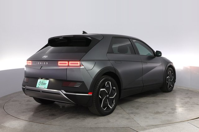 2023 Hyundai IONIQ 5 — photo 2 of 21