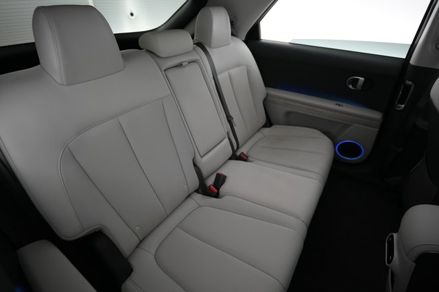 2023 Hyundai IONIQ 5 — photo 4 of 21