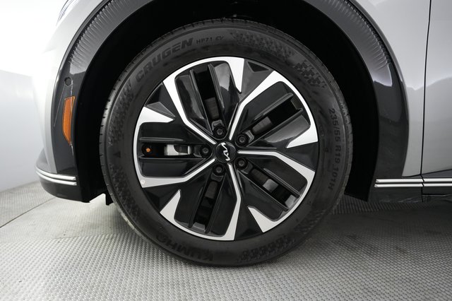 2023 Kia EV6 — photo 7 of 21