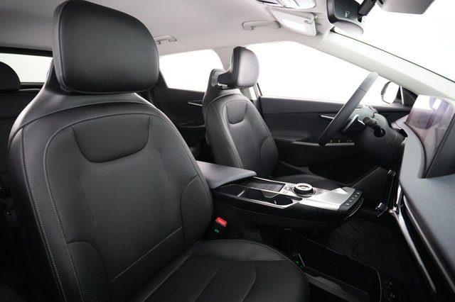 2023 Kia EV6 — photo 18 of 21
