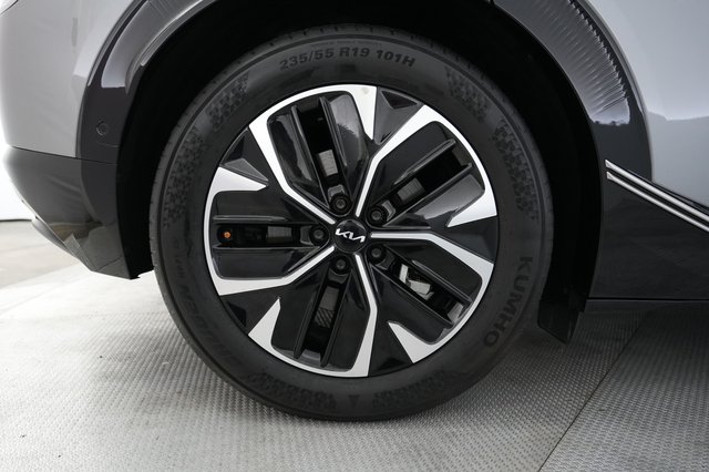 2023 Kia EV6 — photo 15 of 21