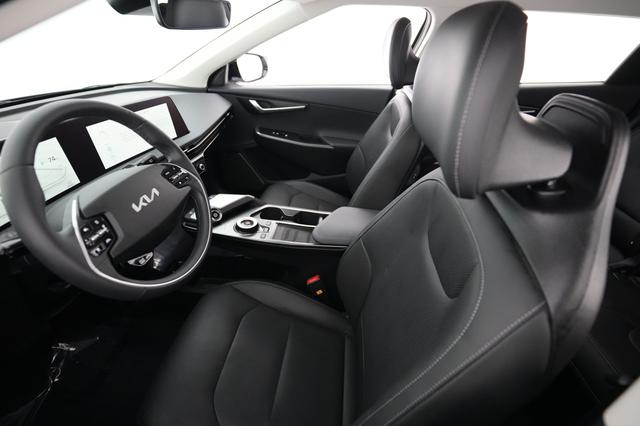 2023 Kia EV6 — photo 3 of 21