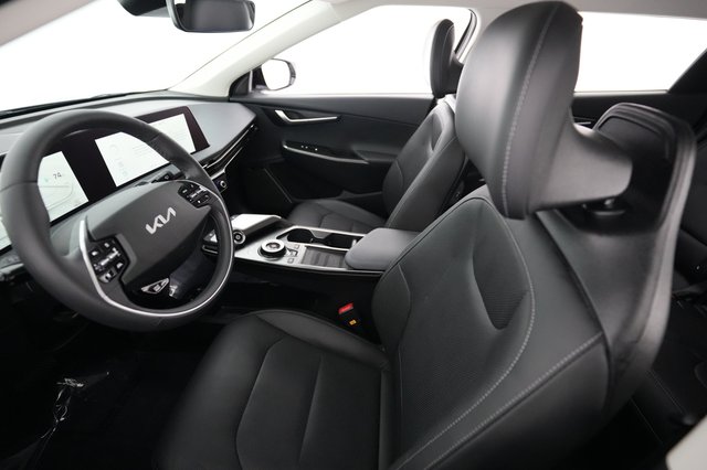 2023 Kia EV6 — photo 3 of 21