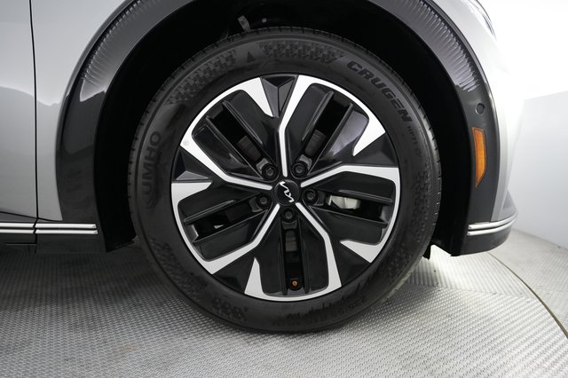 2023 Kia EV6 — photo 16 of 21