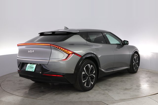 2023 Kia EV6 — photo 2 of 21