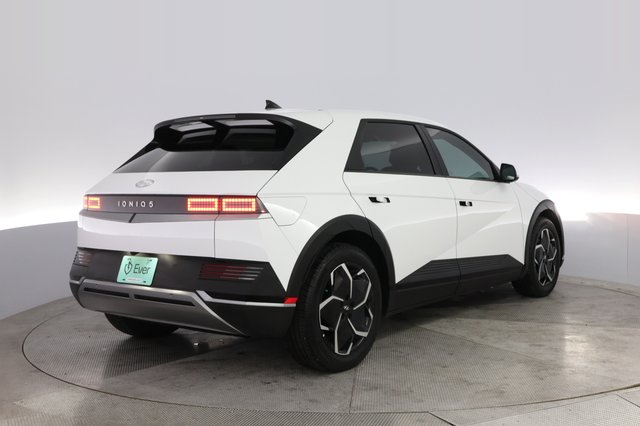 2024 Hyundai IONIQ 5 — photo 2 of 20