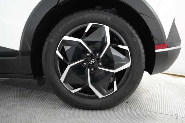 2024 Hyundai IONIQ 5 — photo 17 of 20