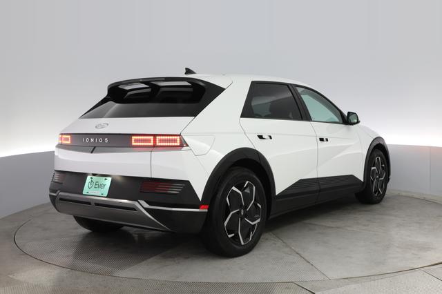 2024 Hyundai IONIQ 5 — photo 2 of 20
