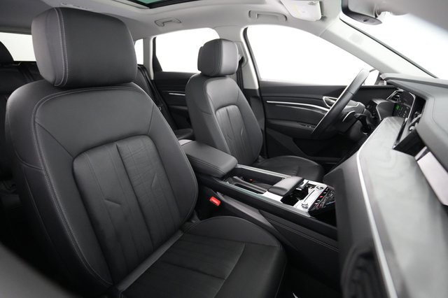 2024 Audi Q8 e-tron — photo 18 of 20