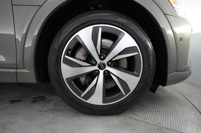 2024 Audi Q8 e-tron — photo 16 of 20