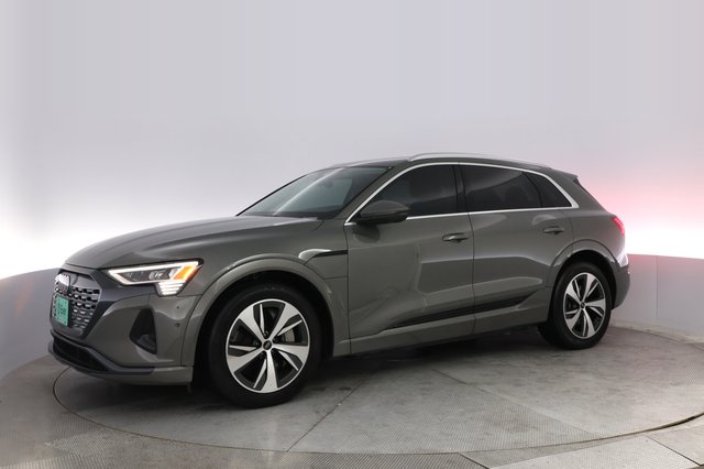 2024 Audi Q8 e-tron — photo 14 of 20