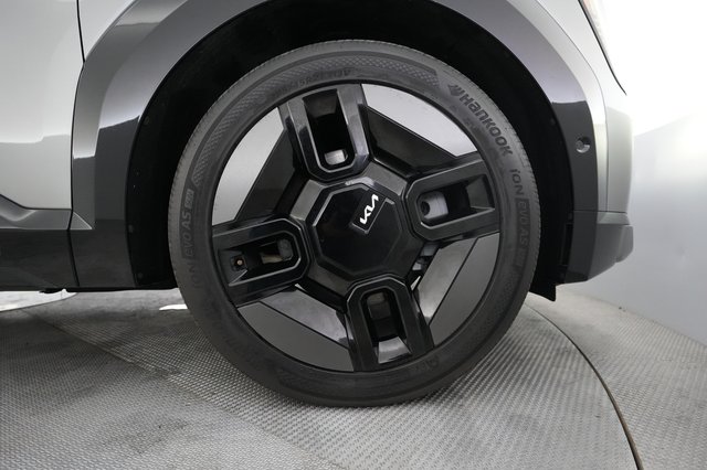 2024 Kia EV9 — photo 17 of 21