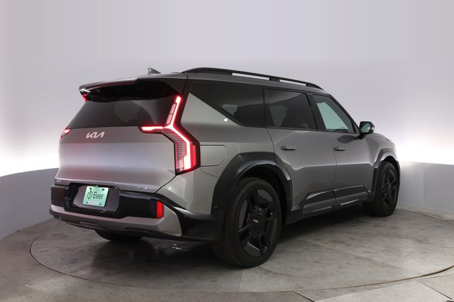 2024 Kia EV9 — photo 2 of 21