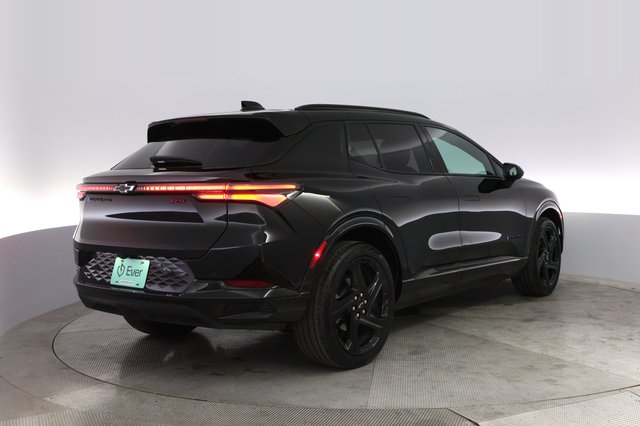 2024 Chevrolet Equinox EV — photo 2 of 20