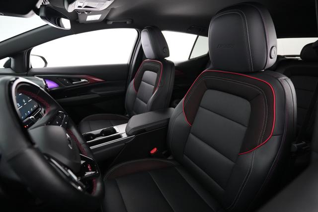 2024 Chevrolet Equinox EV — photo 3 of 20