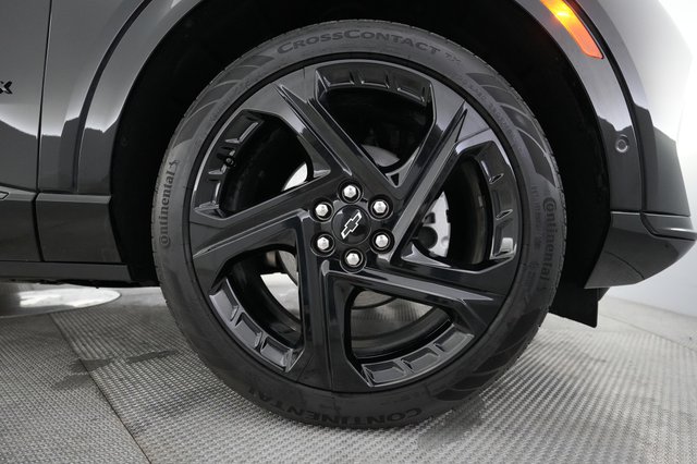 2024 Chevrolet Equinox EV — photo 7 of 20