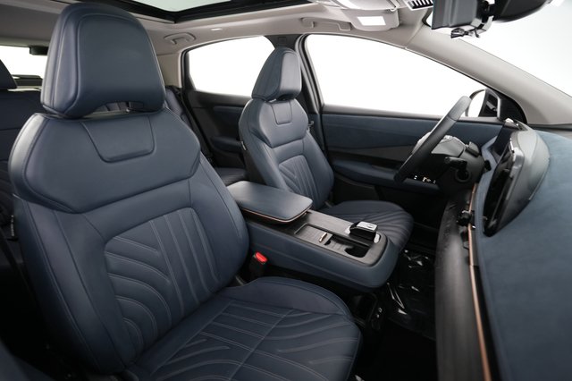 2024 Nissan Ariya — photo 18 of 20
