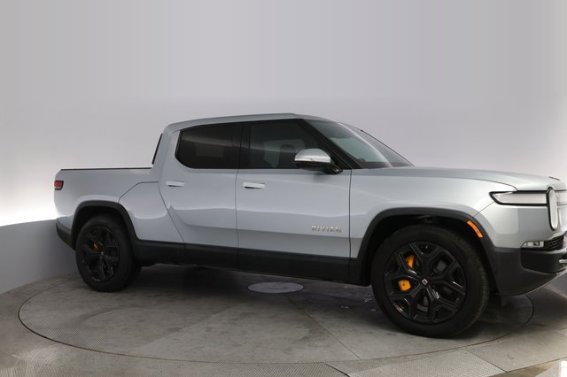 2023 Rivian R1T — photo 11 of 21
