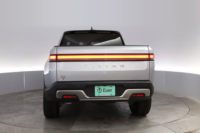 2023 Rivian R1T — photo 12 of 21