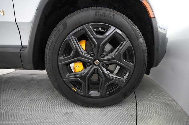 2023 Rivian R1T — photo 16 of 21