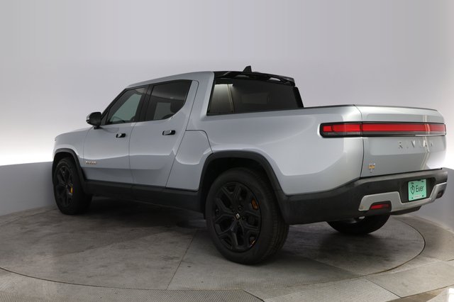2023 Rivian R1T — photo 13 of 21