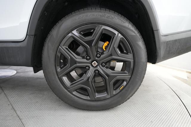 2023 Rivian R1T — photo 7 of 21